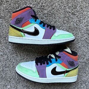 Nike Air Jordan 1 Mid Lightbulb Size 7 Women's